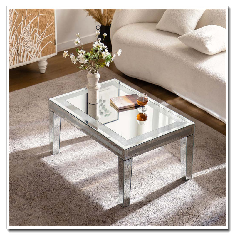 Tables basses argentées pour le salon