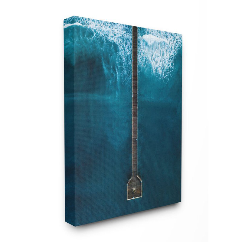 «Long Wood Wharf Beach» par Seven Trees Design - impression d'art graphique, Toile tendue, H 30 po x l 24 po x 1,5 po