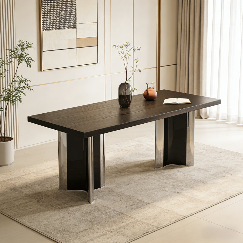 Table de salle à manger simple et légère