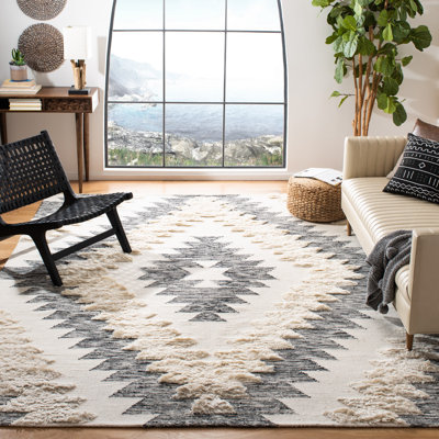Tapis noir / ivoire en laine et coton tissé à la main Alimatou