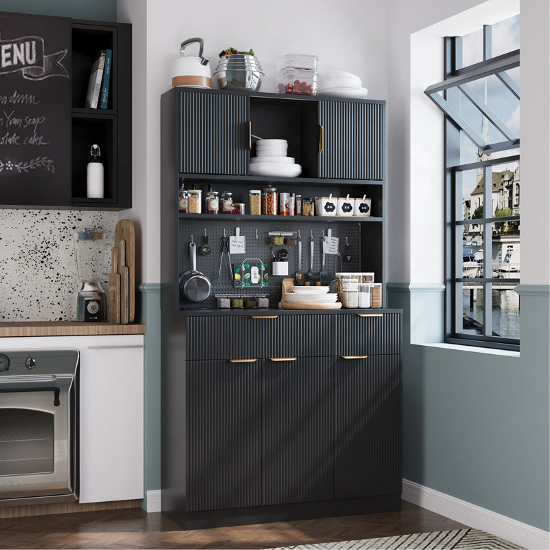 Armoire de garde-manger pour salon, huche de support à micro-ondes cannelée en bois avec rangement, station de charge et panneau perforé de 73 po