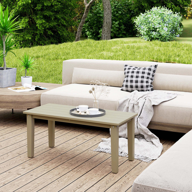 Table basse d'extérieur en PEHD brun Outsunny, conception à lattes rectangulaires, toutes saisons pour le jardin, le balcon et la cour