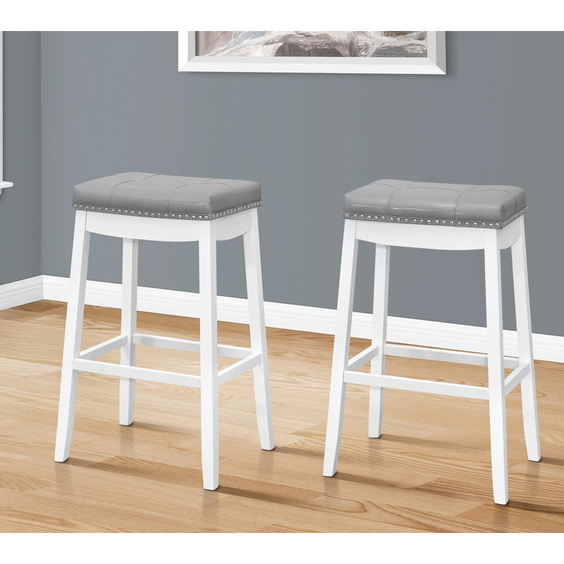 Tabouret de bar, ensemble de 2, hauteur de bar, siège de selle, bois blanc, aspect cuir gris, transitionnel