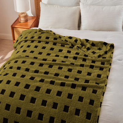 Grid Pattern Fluffy Blanket