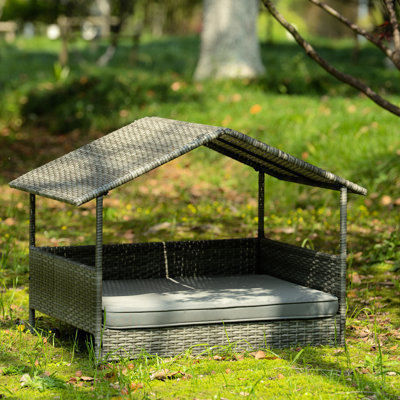 Lit d'extérieur pour animaux de compagnie, meubles de patio avec auvent, tube en métal carré solide, PE moelleux, coussin 100%, enclos saisonniers pour chien surélevés pour garder au sec, construction, auvent épais de 2 pouces à l'abri