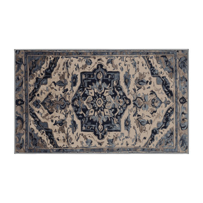 Tapis gris soyeux et moelleux