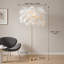 Lampe sur pied à trois couleurs changeantes avec abat-jour en plumes, lampadaire d'appoint moderne