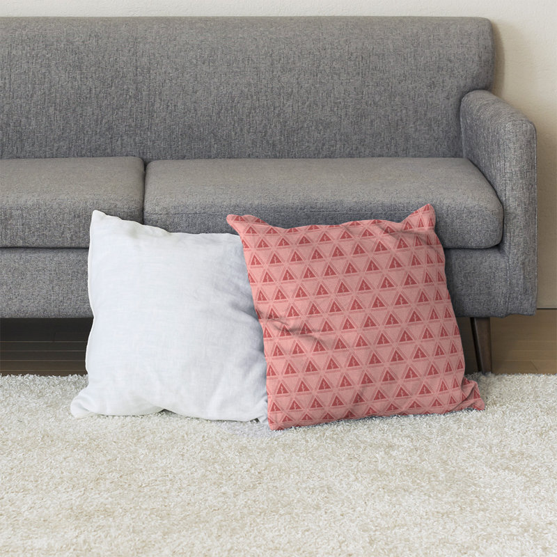 Coussin décoratif à motif d’arbre minimaliste classic Barbra, Bourre en polyester, 28 po x 28 po, Rouge rose Brandy