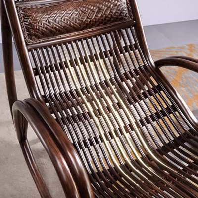 Chaise berçante en rotin naturel naturel