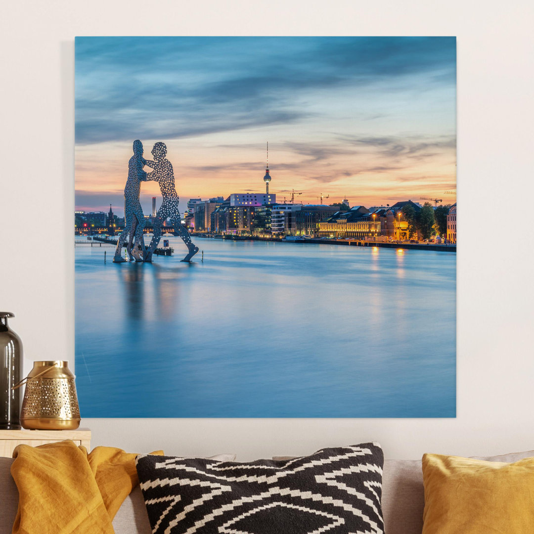 Leinwandbild Berlin-Skyline mit Molecule Man