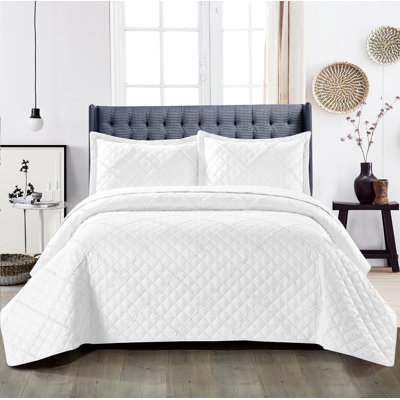 Fairdale Polyester Solid Colour Bedspread with Pillow Shams Included