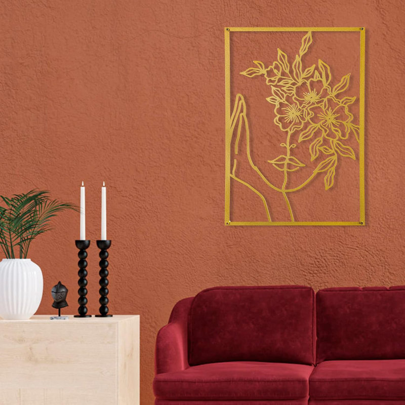 Ensemble de 3 décorations murales dorées au-dessus d'un lit minimaliste pour le salon