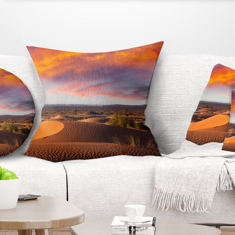 Dunes du Sahara sous un ciel coloré - coussin à imprimé paysage, 16 po x 16 po, Coussin décoratif