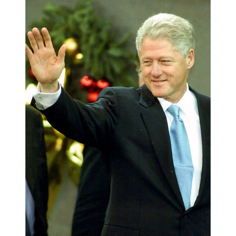 Bill Clinton, H 24 po x l 19 po