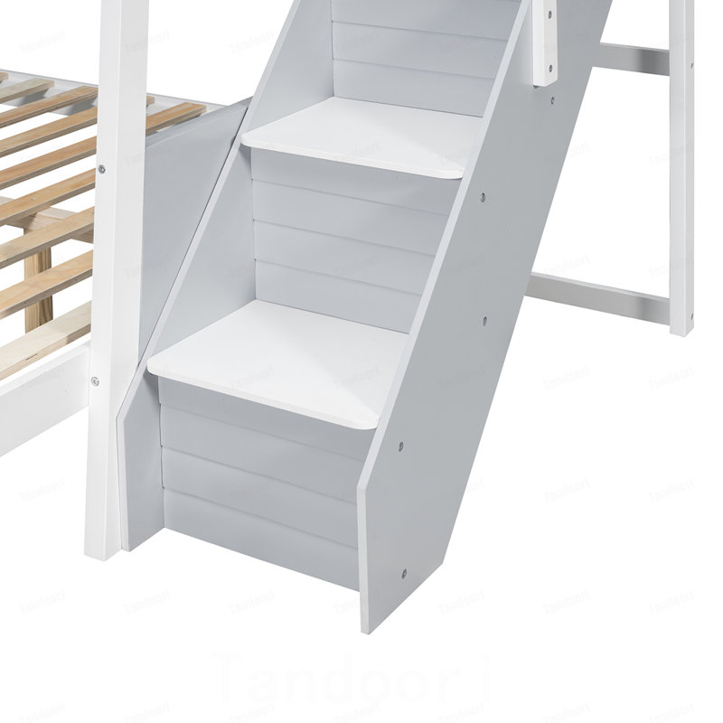 Lit superposé simple au-dessus de double avec escalier à rayures et tablettes latérales