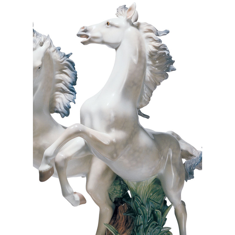 Free as the Wind Horses Statue