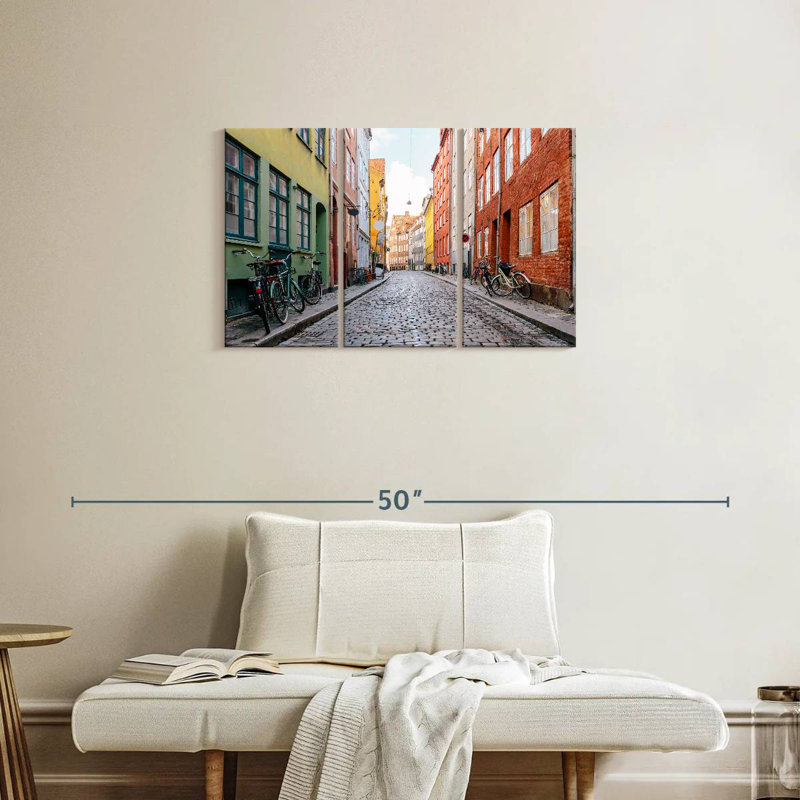 Rue pavée à Copenhague, H 20 po x l 33 po