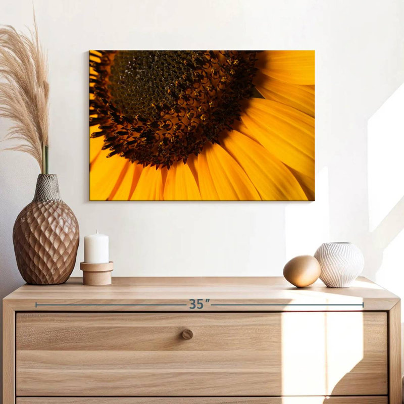 Harnek Magnified Sunflower, 16" H x 24" W