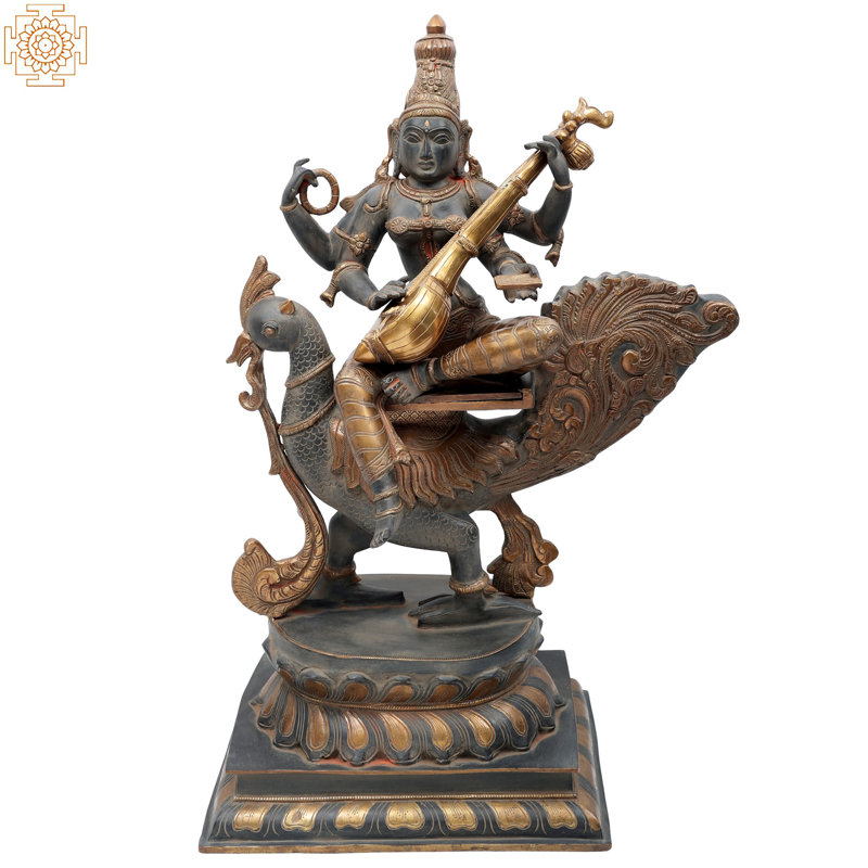 Statue Devi Saraswati