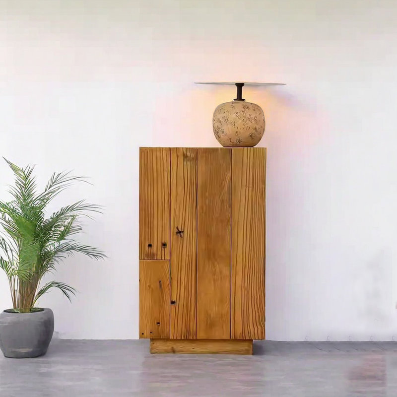 Armoire d'appoint en bois d'orme antique avec finition naturelle