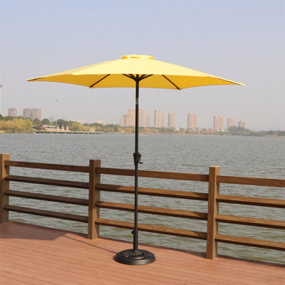 Parasol d'extérieur en aluminium de 8,8 pieds, parasol de marché, parasol de marché avec base ronde en résine de 33 livres, inclinaison à bouton-poussoir et manivelle (parasol de patio)