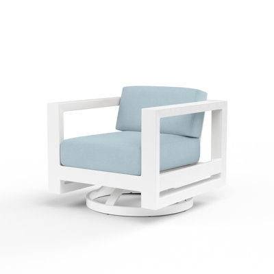 Newport Outdoor Swivel Lounge Chair