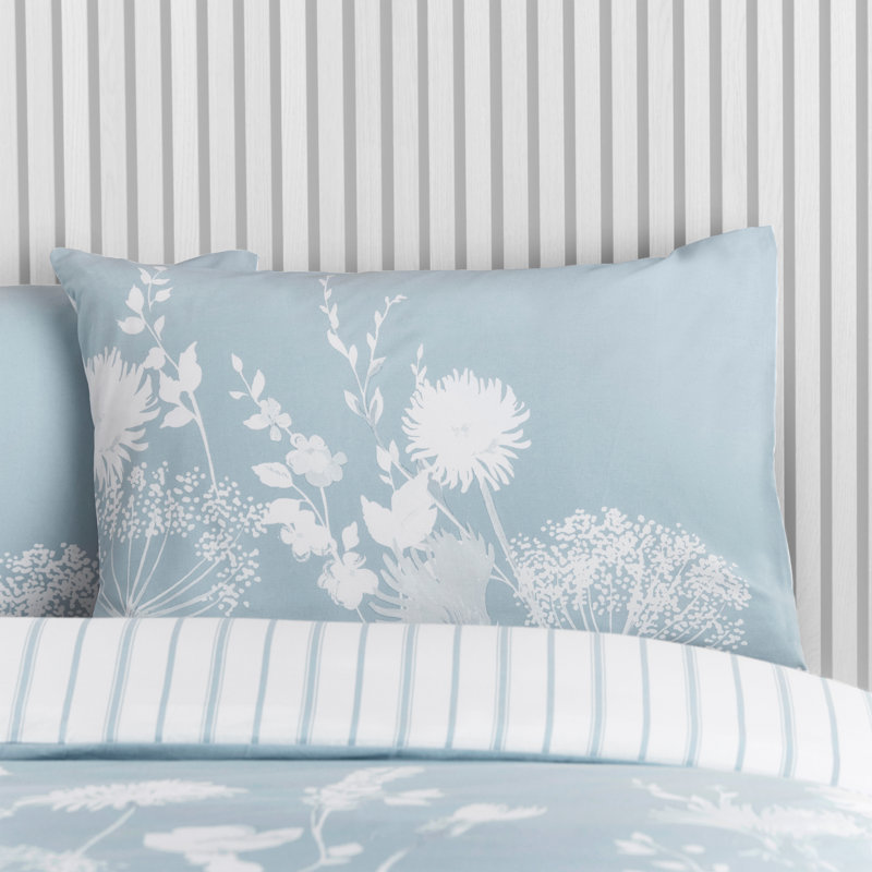 Meadowsweet Floral Reversible Duvet Cover Set with Pillowcases, King Duvet Cover + 2 Standard Pillowcases, Blue