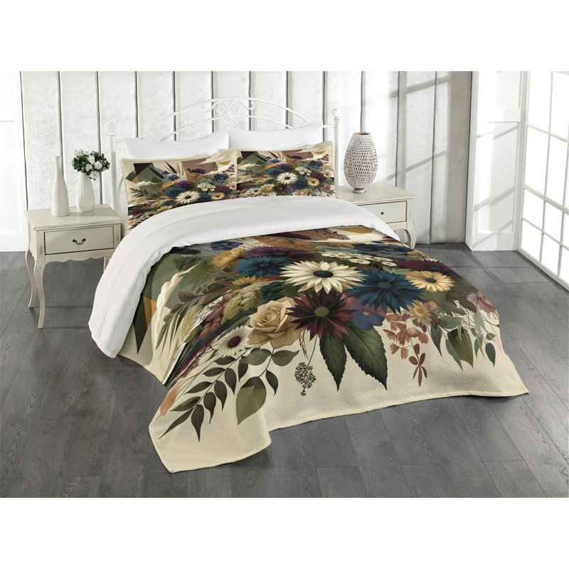 Floral Coverlet, King Coverlet + 2 Standard Shams