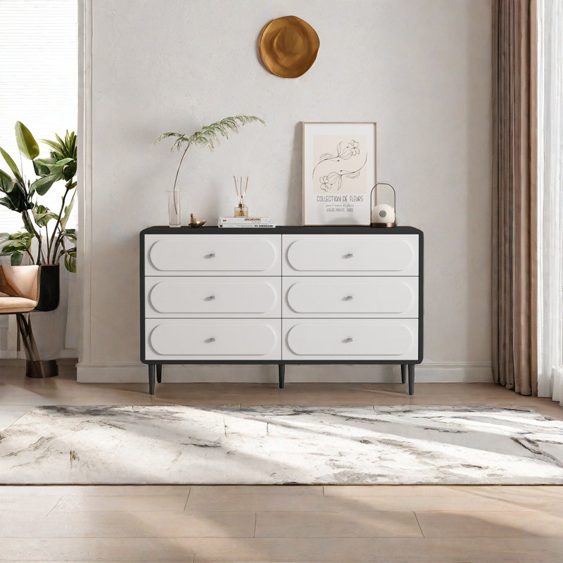 Commode de style crème en pin