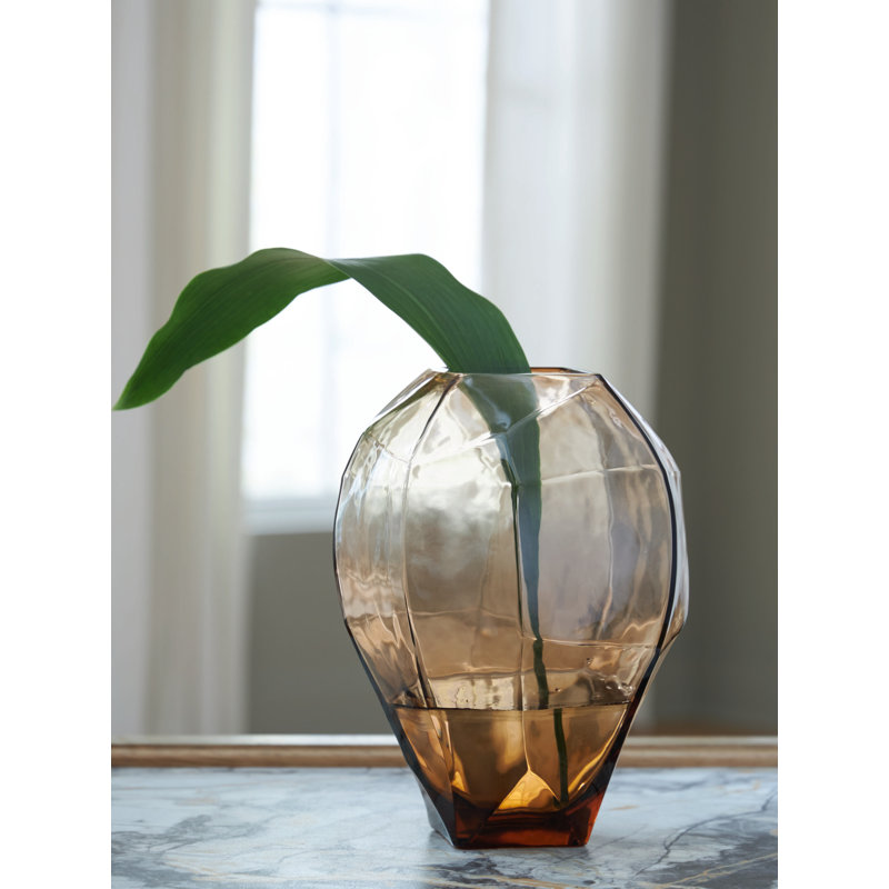 Vase Ewart, H 10 po x l 8 po x P 8 po