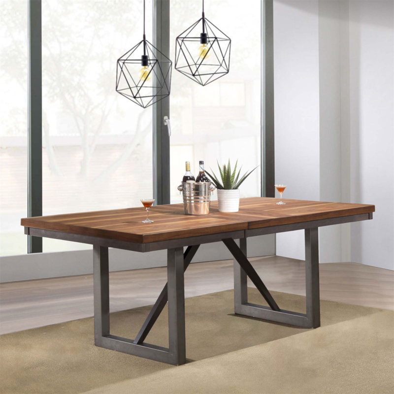 Table de salle à manger extensible Rivera avec mécanisme d'extension facile à utiliser, parfaite pour recevoir et pour un usage quotidien. (Table seulement)