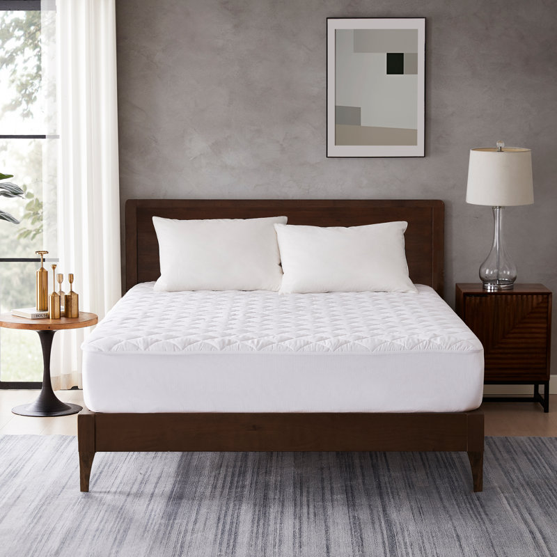 Twin XL White Down Alternative Waterproof Mattress Pad