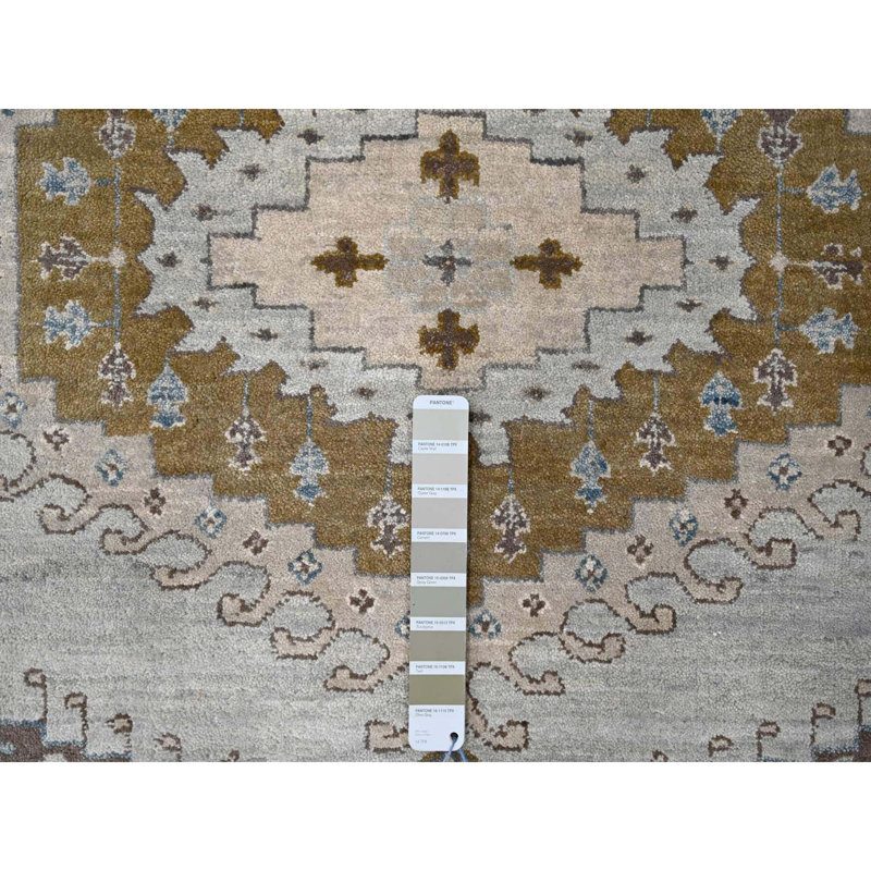 Tapis unique en noir 9 pi 1 po x 12 pi Zoelle