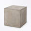 table de bout cubique avec base robuste
