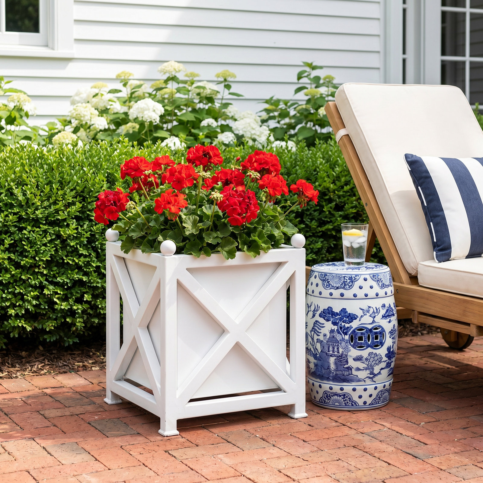 Tristan 20" Planter Box, White