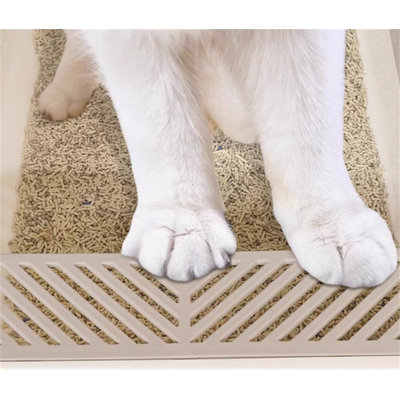 Knaresborough Plastic Self-Cleaning Litter Box