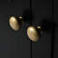 Meuble-lavabo noir 30 po avec lavabo en céramique. Bois massif et bois massif Portes à 4 tiroirs à fermeture en douceur. Vaste espace de rangement. Design rétro. Structure moderne facile à assembler, planches fines. Rangement abondant. Exquis