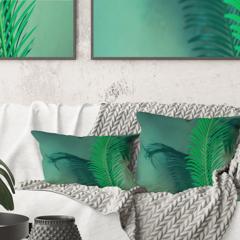 Coussin décoratif à feuilles tropicales vert vif et palmier sur fond vert foncé, 18 po x 18 po