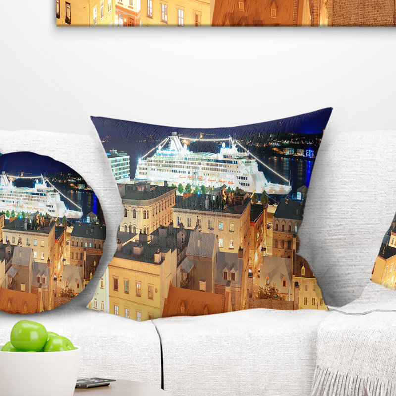 Québec - Coussin imprimé paysage urbain, 16 po x 1 po, Coussin décoratif