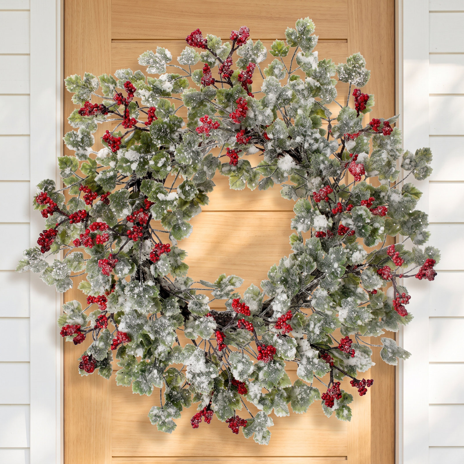 24'' Polyethylene Plastic Wreath