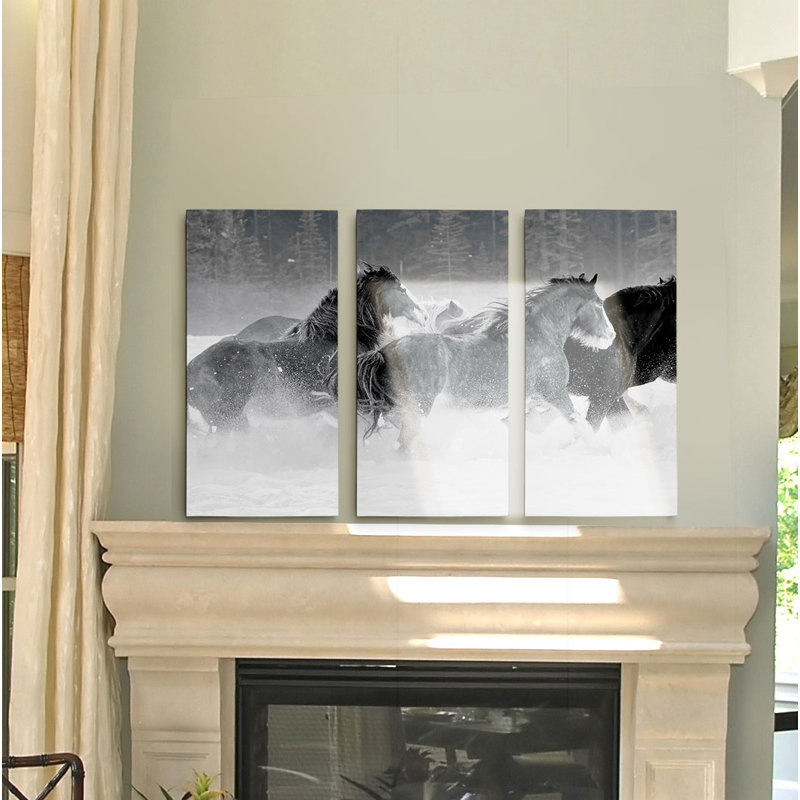 « Winter Roundup I », reproduction de photo sur toile tendue, H 32 po x l 48 po x P 1,5 po