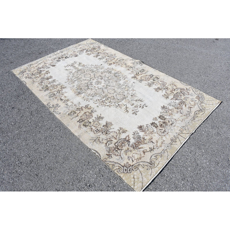 Grand tapis turc vintage fait à la main en beige pour les espaces de salon surdimensionnés