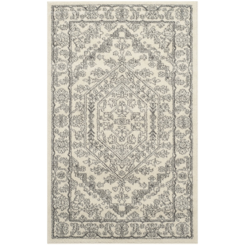 Stromsburg Oriental Area Rug, Ivory/Silver, Rectangle 155 x 229 cm