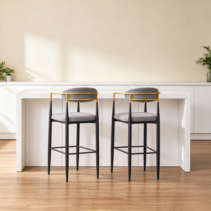 Ensemble de 6 tabourets de bar, hauteur d'assise de 76 cm, tabourets de comptoir modernes rembourrés, tissu gris avec accoudoirs dorés, structure ergonomique en métal noir pour îlot de cuisine et comptoir de salle à manger