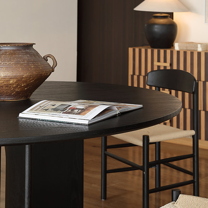 Table ronde simple en bois de frêne noir texturé, H 29,52 po x L 55,11 po x l 55,11 po