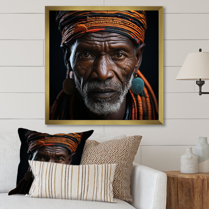 Portrait d'un chef tribal ébène I sur toile, Cadre doré simple, H 16 po x l 16 po x P 1 po