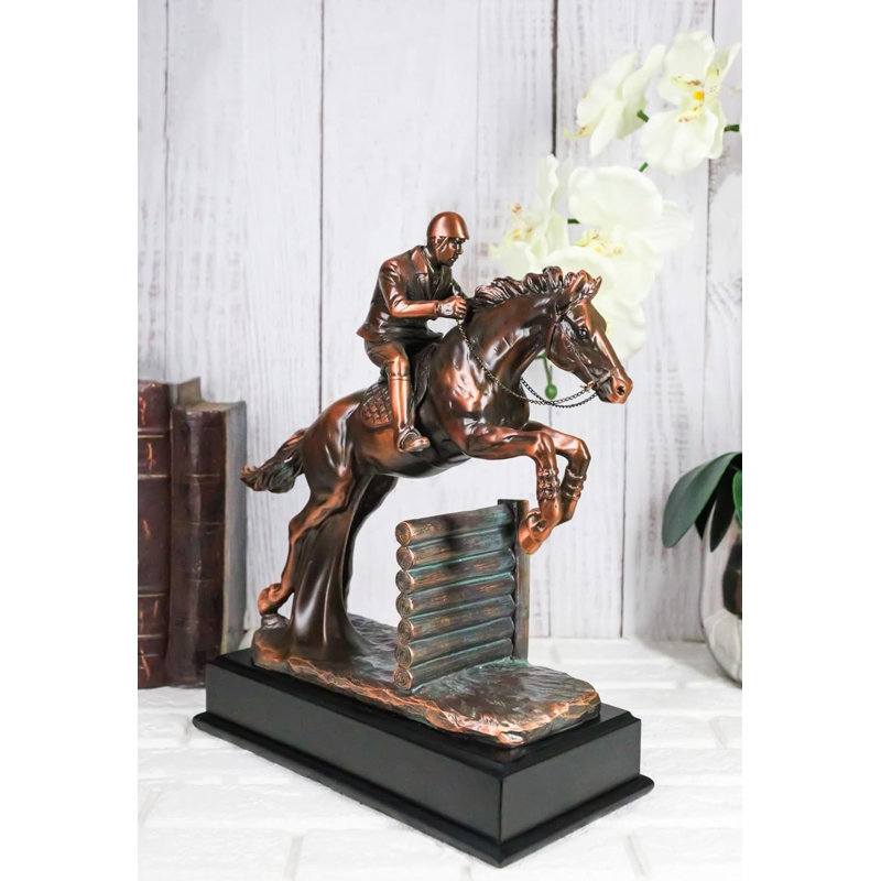 Figurine de cheval au galop équestre
