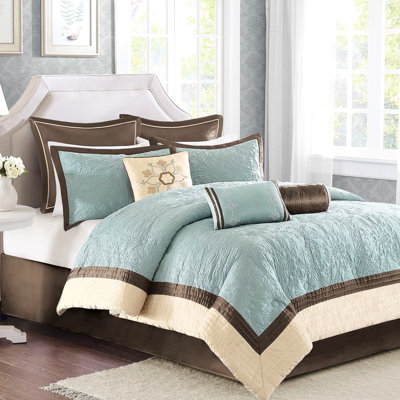 Édredon 9 pièces Charmeuse en bleu pour très grand lit, avec coussins décoratifs et trois taies décoratives élégantes