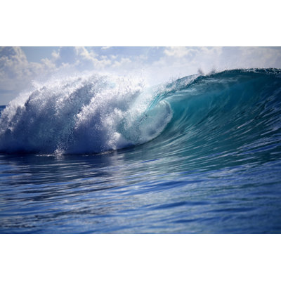 «Clean Wave Close Up» par Maybaybutter