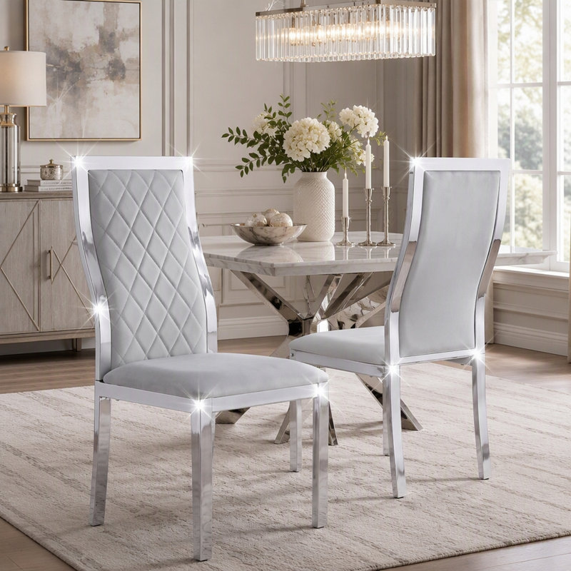 Ensemble de 2 chaises de salle à manger modernes, chaises de salle à manger en similicuir gris pâle avec structure chromée, chaises d'appoint rembourrées à dossier haut avec pieds réglables